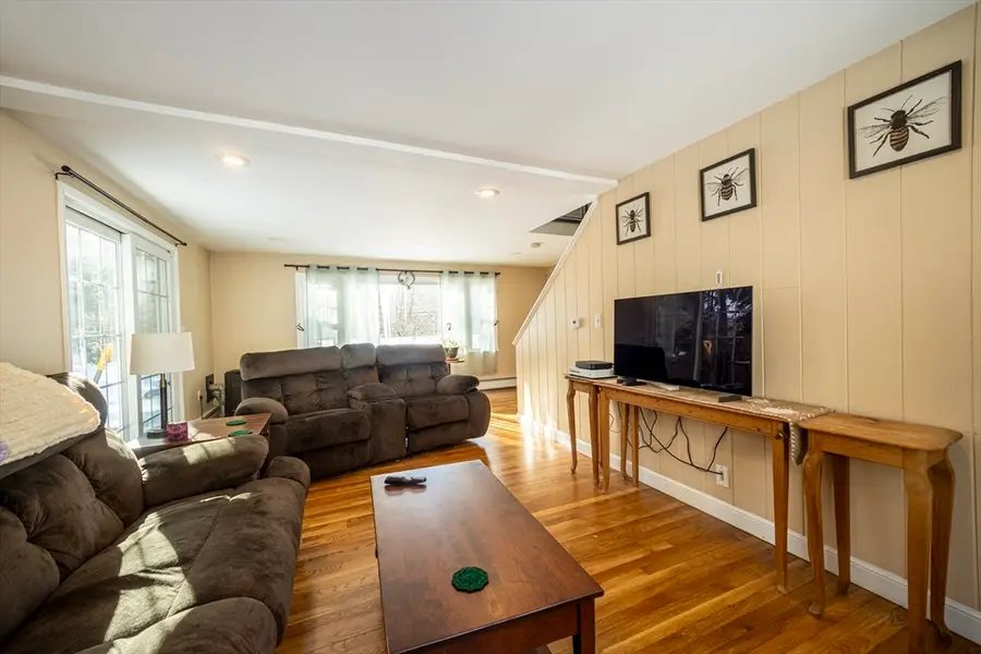 94 Boxford St, North Andover, MA 01845 - #3