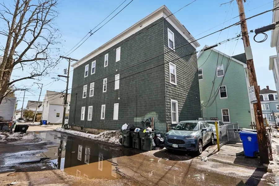 424 Cedar St, Manchester, NH 03103 - #3