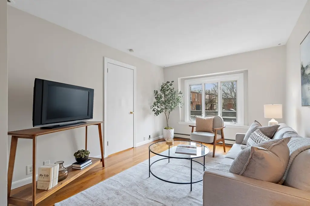 802 E 3rd St #3, Boston, MA 02127 - #1