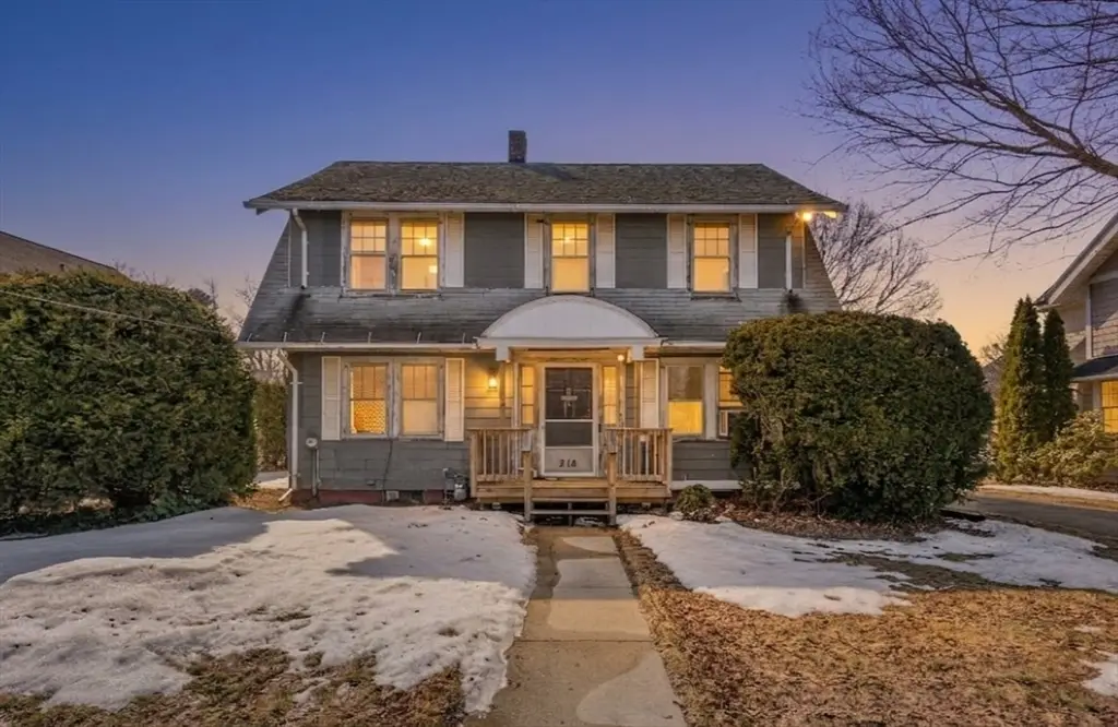 224 Riverdale St, West Springfield, MA 01089 - #1