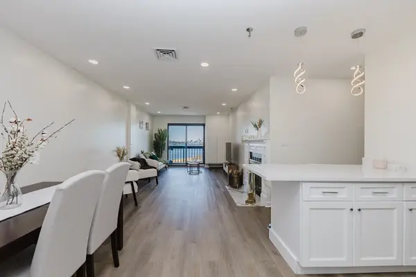 90 Quincy Shore Dr #803, Quincy, MA 02171