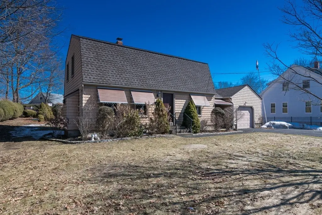 105 Montgomery St, Westfield, MA 01085 - #1