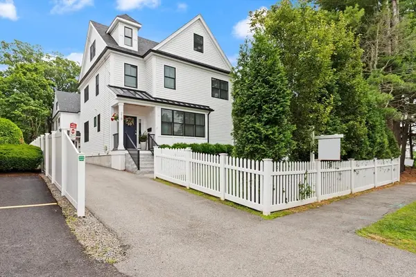 218 Hillside Avenue #218, Needham, MA 02494