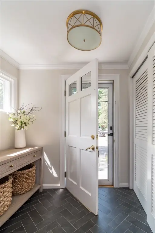 31 Martin Rd, Wellesley, MA 02481 - #2