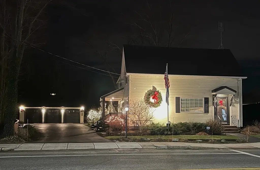 64 W Main St, Georgetown, MA 01833 - #1