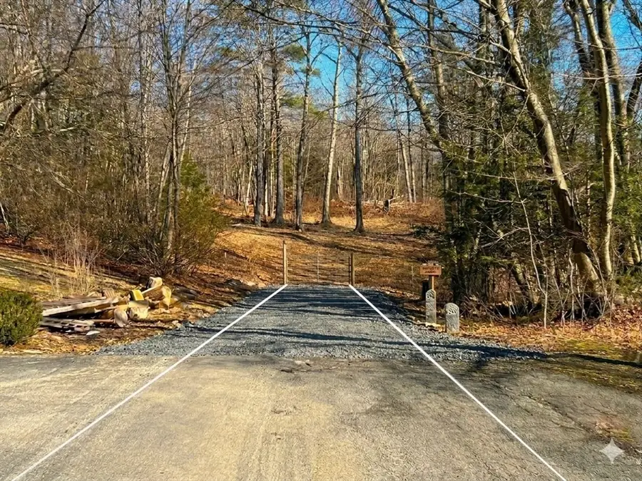 0 Address Withheld, Russell, MA 01071 - #2