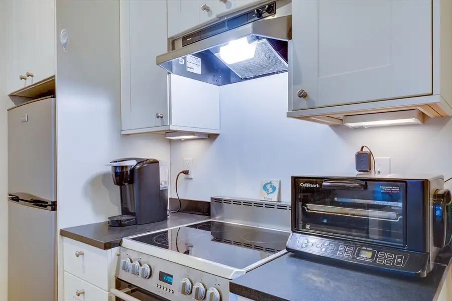 652 Massachusetts Ave #2, Boston, MA 02118 - #3