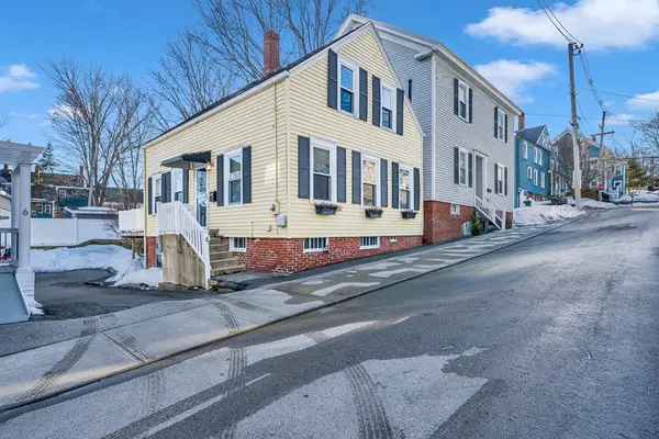 4 Boardman St, Amesbury, MA 01913