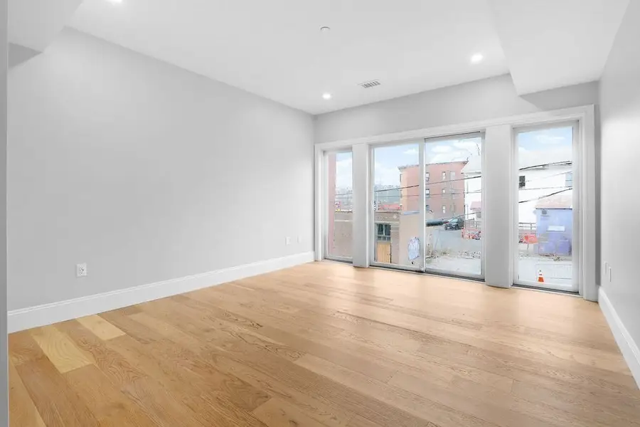 230 Washington St #7, Boston, MA 02135 - #3
