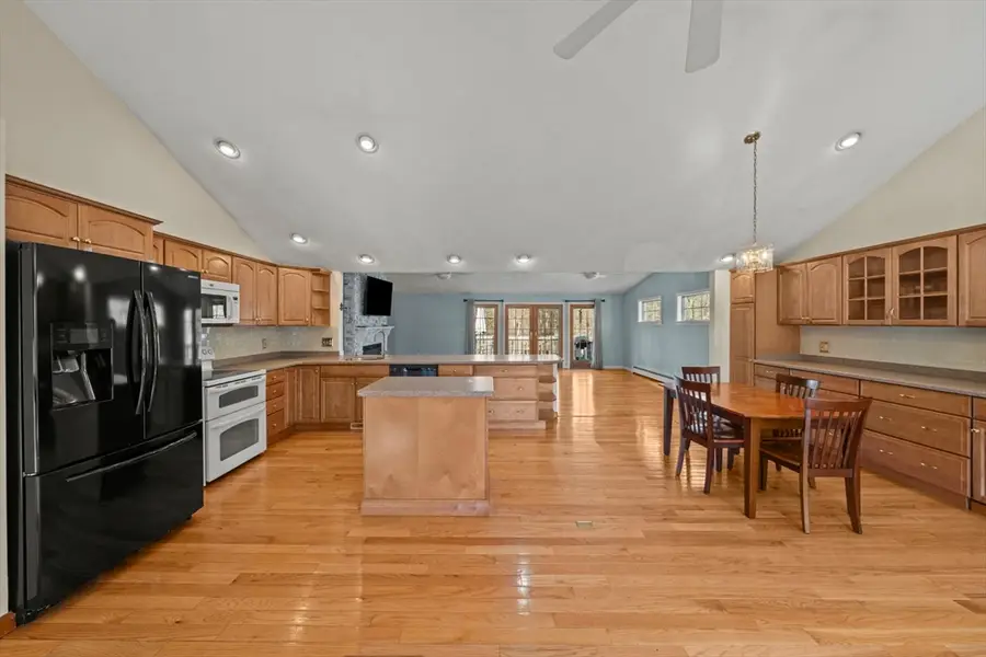 5 Jessica Lane, Wakefield, MA 01880 - #3