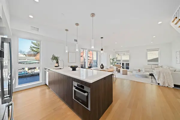 260 Beacon #201, Somerville, MA 02143