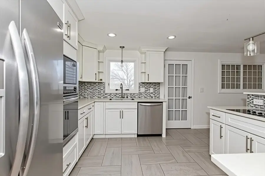 4 Virginia Ave, Brockton, MA 02302 - #3