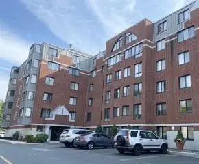 100 Ledgewood Dr #410, Stoneham, MA 02180