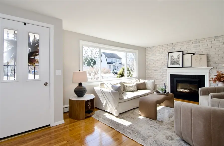 132 Lincoln St, West Springfield, MA 01089 - #3