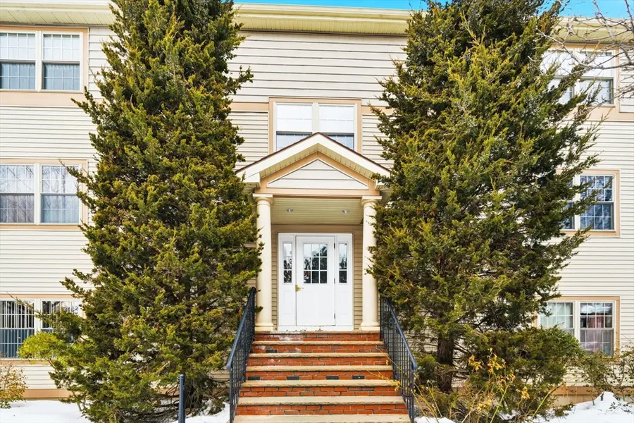 590 Boston St #303, Lynn, MA 01905 - #3