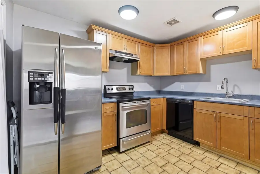 596 American Legion Hwy. #5, Boston, MA 02131 - #2