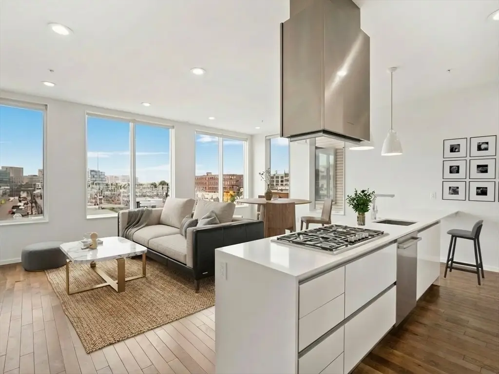 525 E 1st St #5, Boston, MA 02127 - #1