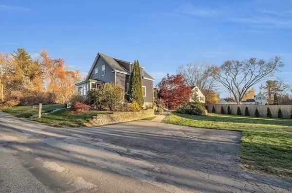 28 Currier Ave, Methuen, MA 01844