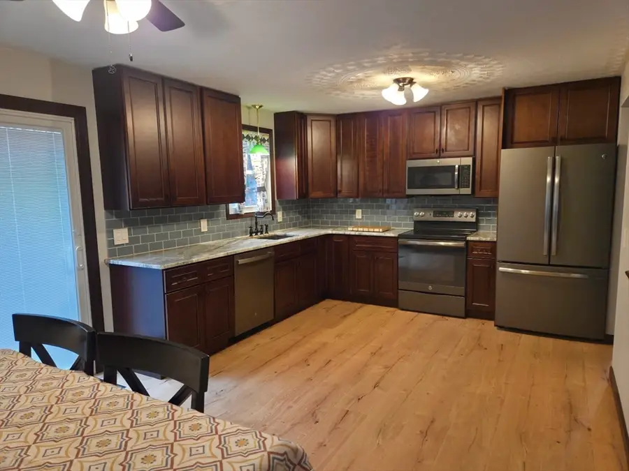 35 Pine Ridge Dr, Oxford, MA 01540 - #2