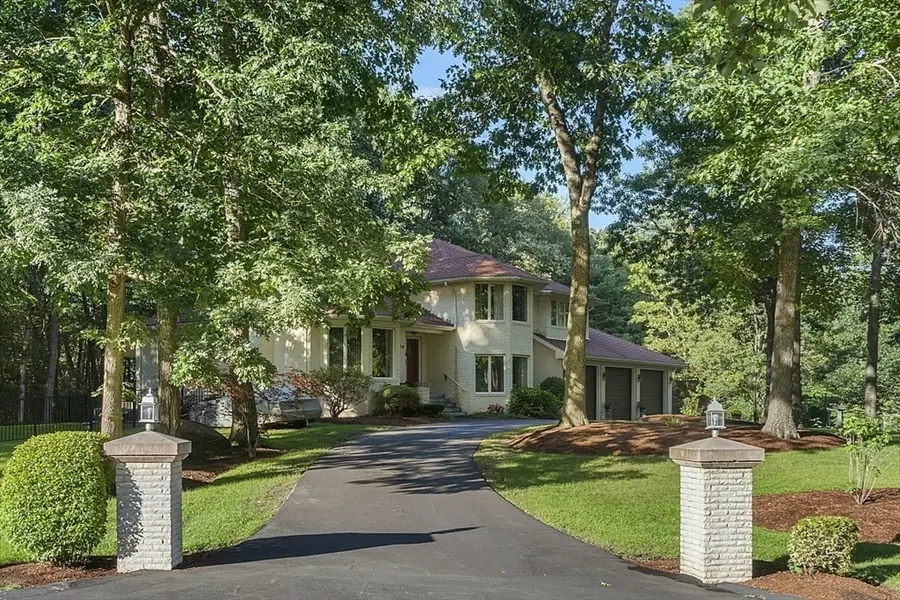 16 Fox Run Lane, Salem, NH 03079 - #2