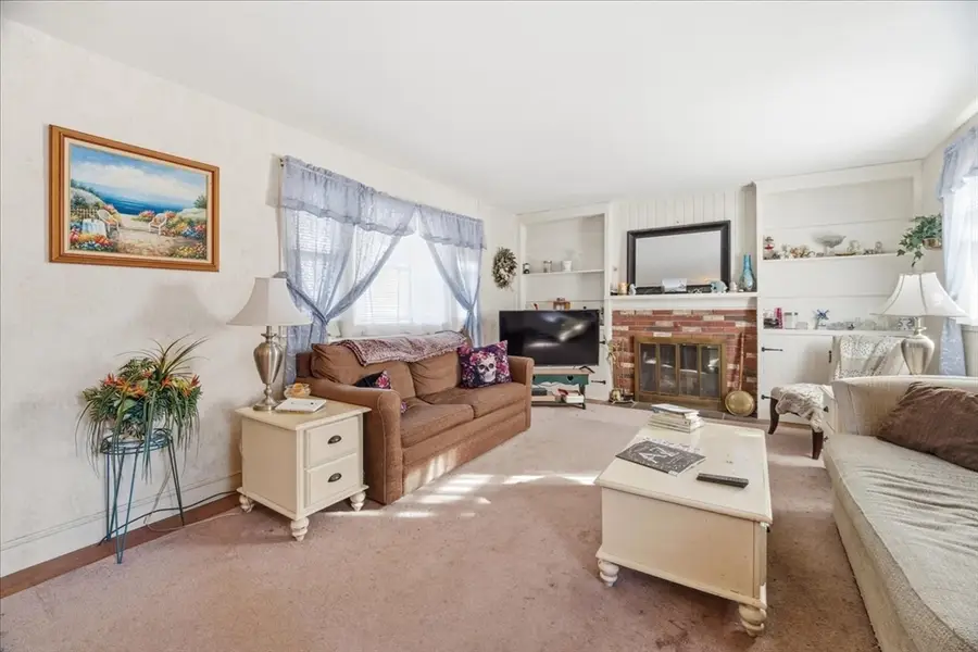 23 Green Hill Ave, Attleboro, MA 02703 - #3