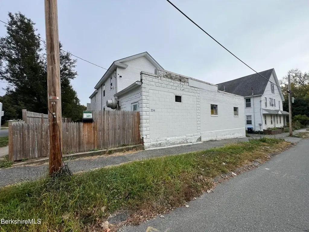 334 Columbus Ave, Pittsfield, MA 01201 - #1