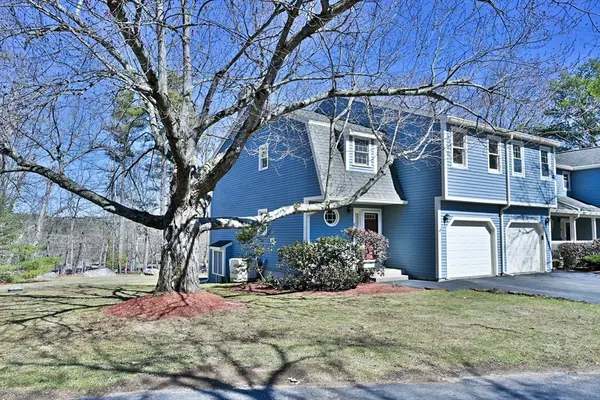 8 Village Green #8, Sturbridge, MA 01566