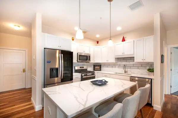 45 Plaza Way #406, Plymouth, MA 02360