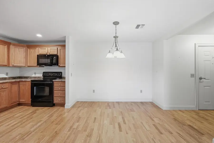 7 Crescent Way #302, Sturbridge, MA 01518 - #3