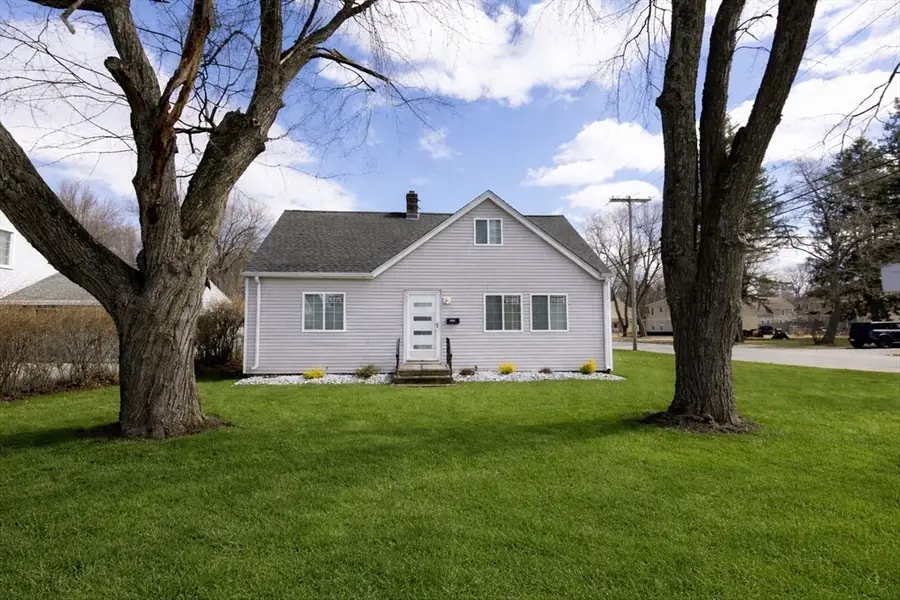 2085 Memorial Drv, South Hadley, MA 01075 - #2