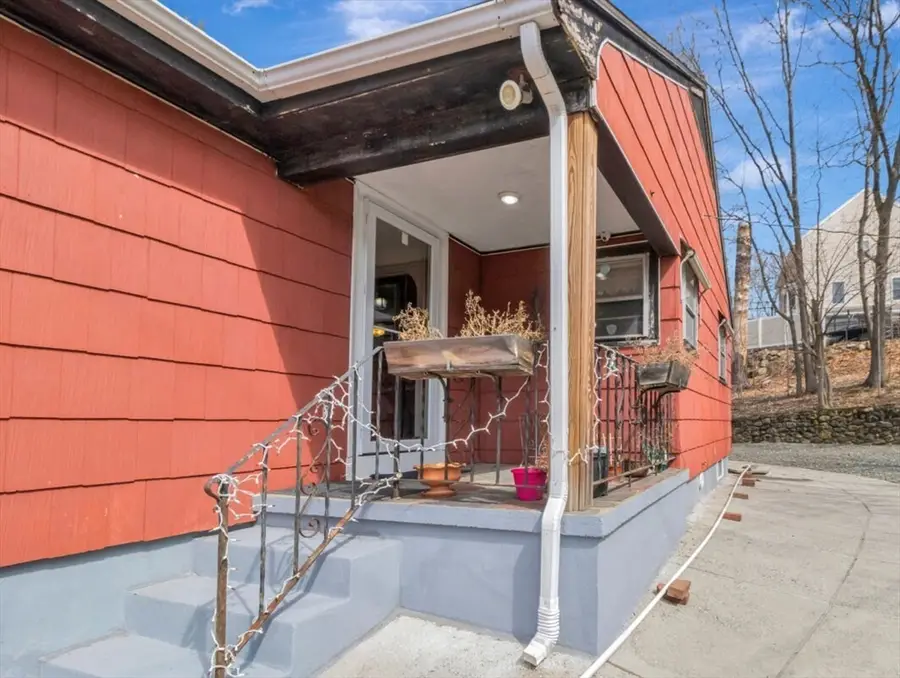 222 Walnut St, Saugus, MA 01906 - #3
