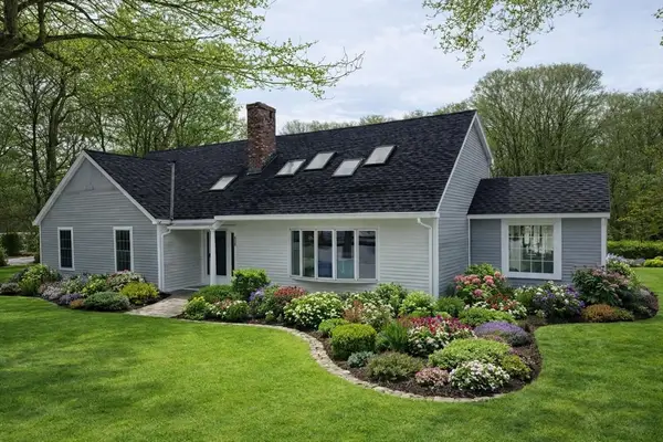 576 Grove St, Framingham, MA 01701