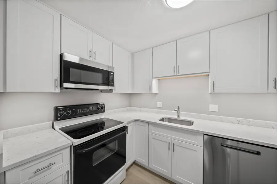 1 Centre St #11, Canton, MA 02021 - #3