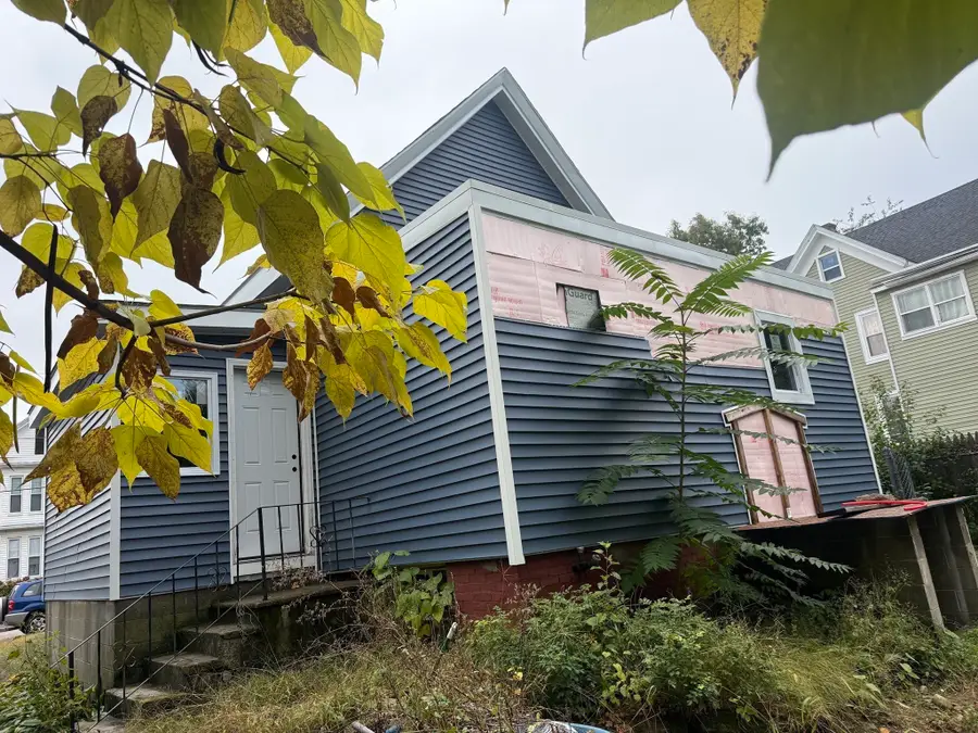 105 Ford St, Brockton, MA 02301 - #3