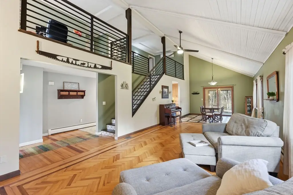 6 Madison Ave, Southampton, MA 01073 - #1