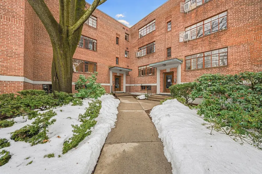 114 Evans Rd #5, Boston, MA 02135 - #2