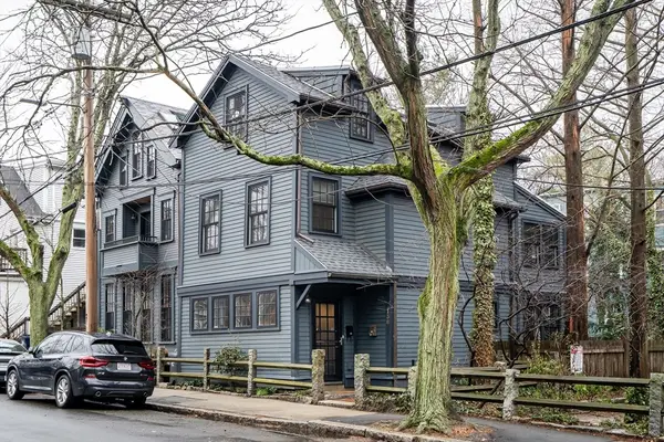 138 Pleasant St #138, Cambridge, MA 02139