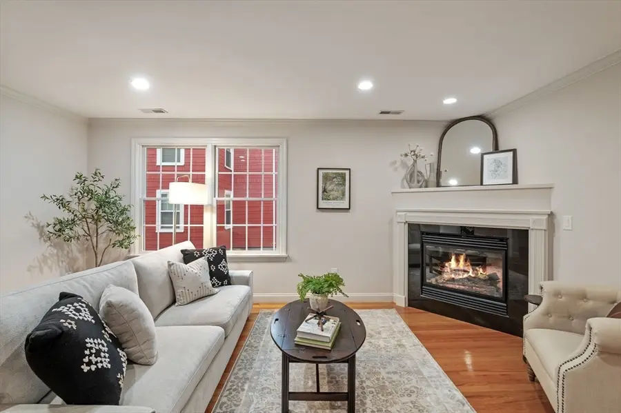 112 Porter St #3, Melrose, MA 02176 - #3