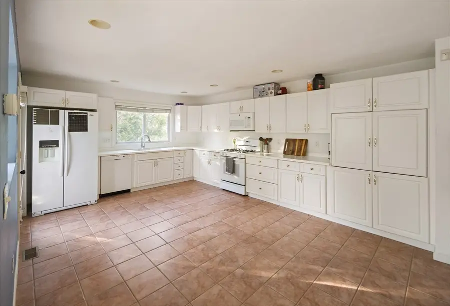 73 Half Crown Cir #73, Ashland, MA 01721 - #3