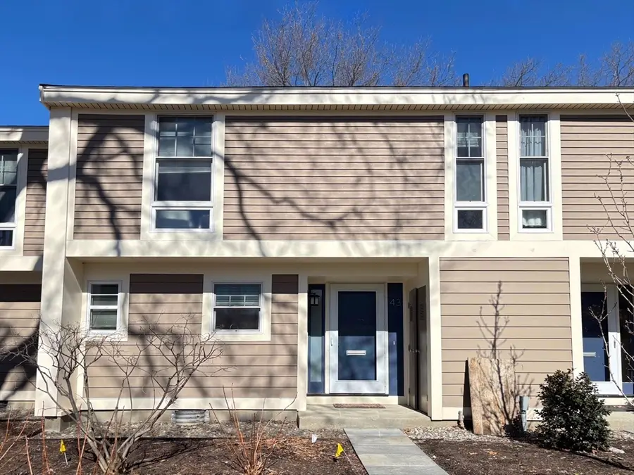 11 Oak St #43, Wellesley, MA 02482 - #2