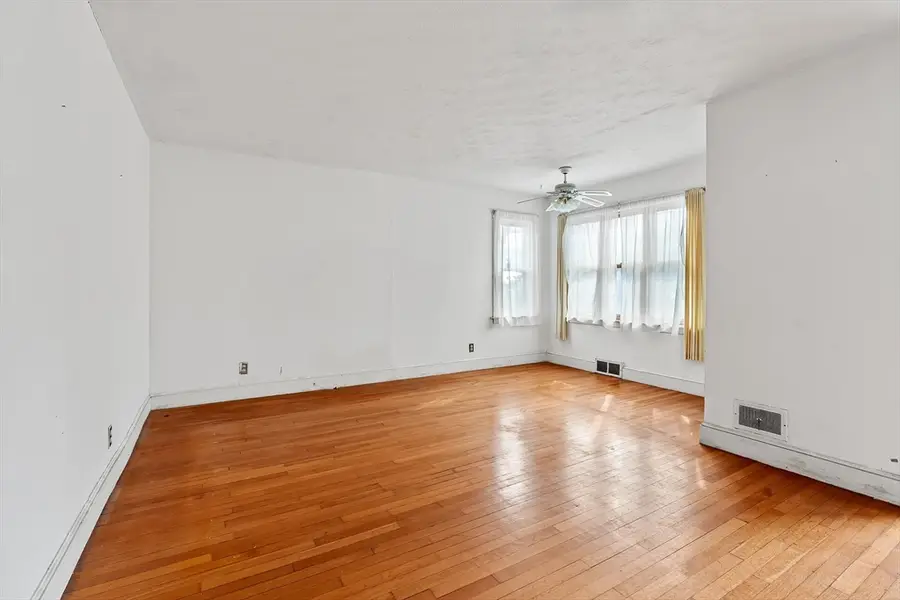 925 Worcester Street, Wellesley, MA 02482 - #3