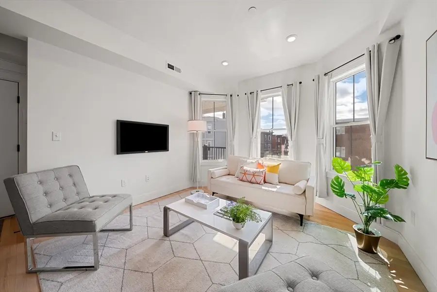 138 Centre St #3, Boston, MA 02124 - #2