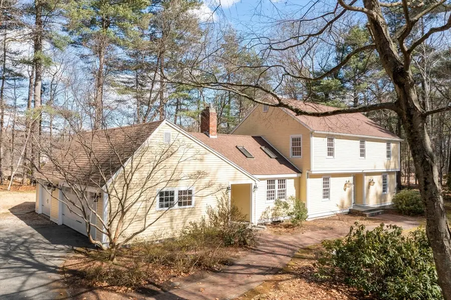 1 Carlton Dr, Acton, MA 01720 - #2