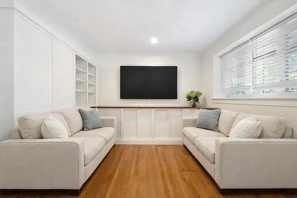 549 Centre St #2, Newton, MA 02458