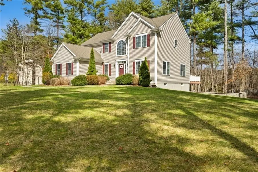 9 Chrisjenn Brook Ln, Lakeville, MA 02347 - #3