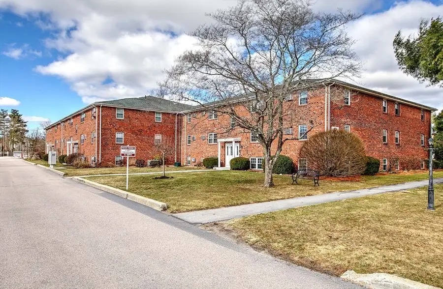 91 Pleasant St #A6, Medfield, MA 02052 - #2