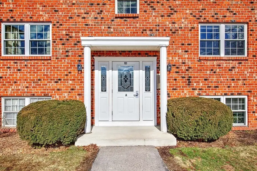 91 Pleasant St #A6, Medfield, MA 02052 - #3