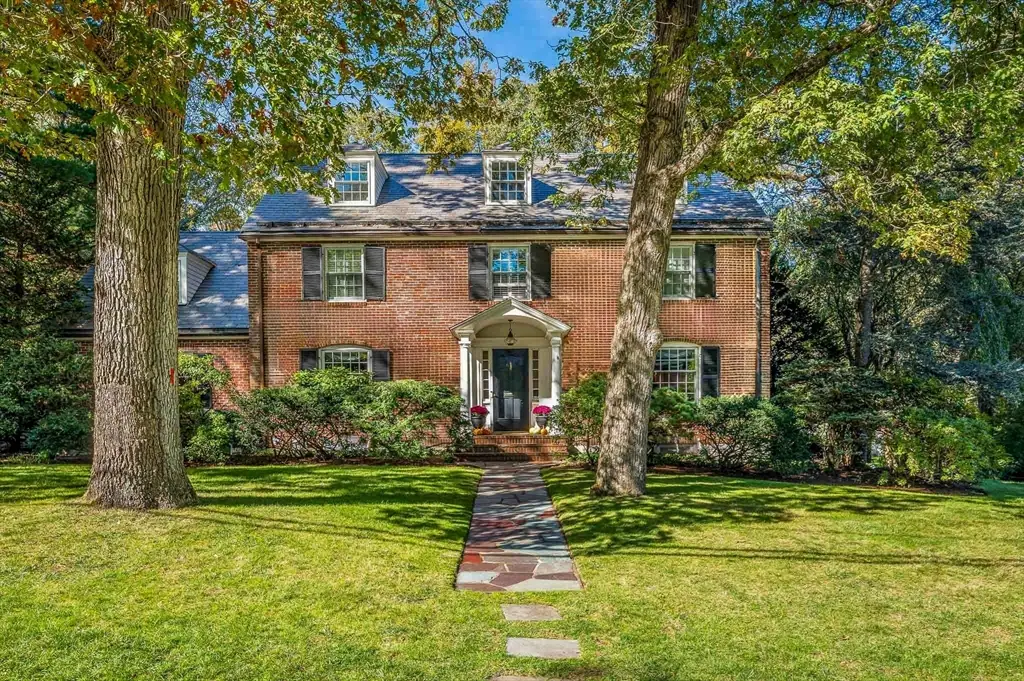 10 Lanark Rd, Wellesley, MA 02481 - #1