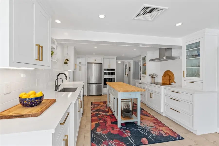 21 Decatur Lane, Wayland, MA 01778 - #3