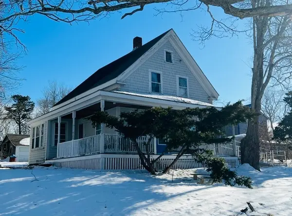 64 Hunters Brook Rd, Bourne, MA 02562